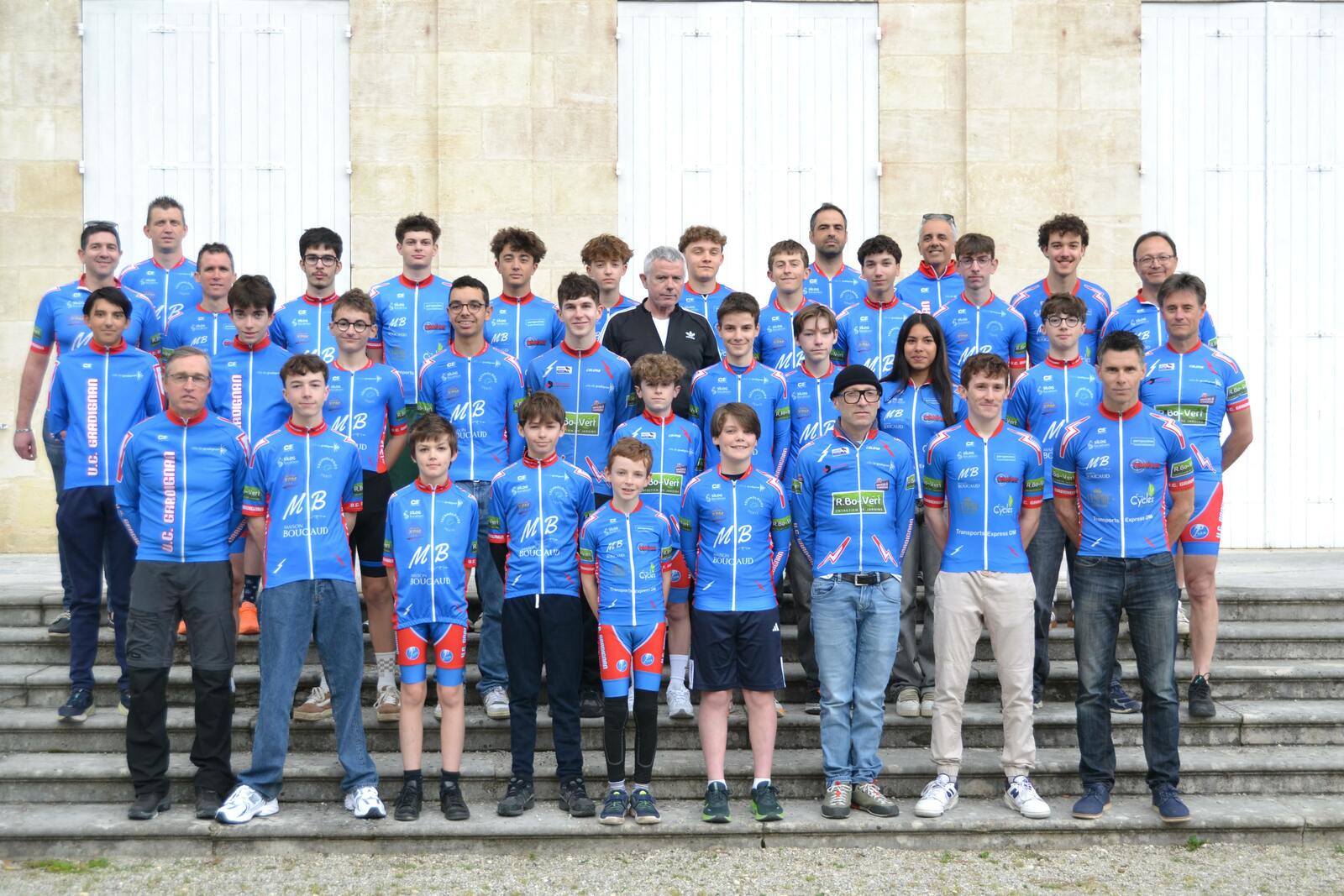 🔵🔴 UC Gradignan : remise des maillots et nouvelle tenue pour la saison